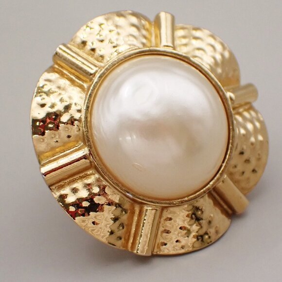 CHANEL Imitation Pearl Large Button Earrings 25 Clip-On Gold Vintage - Picture 5 of 15